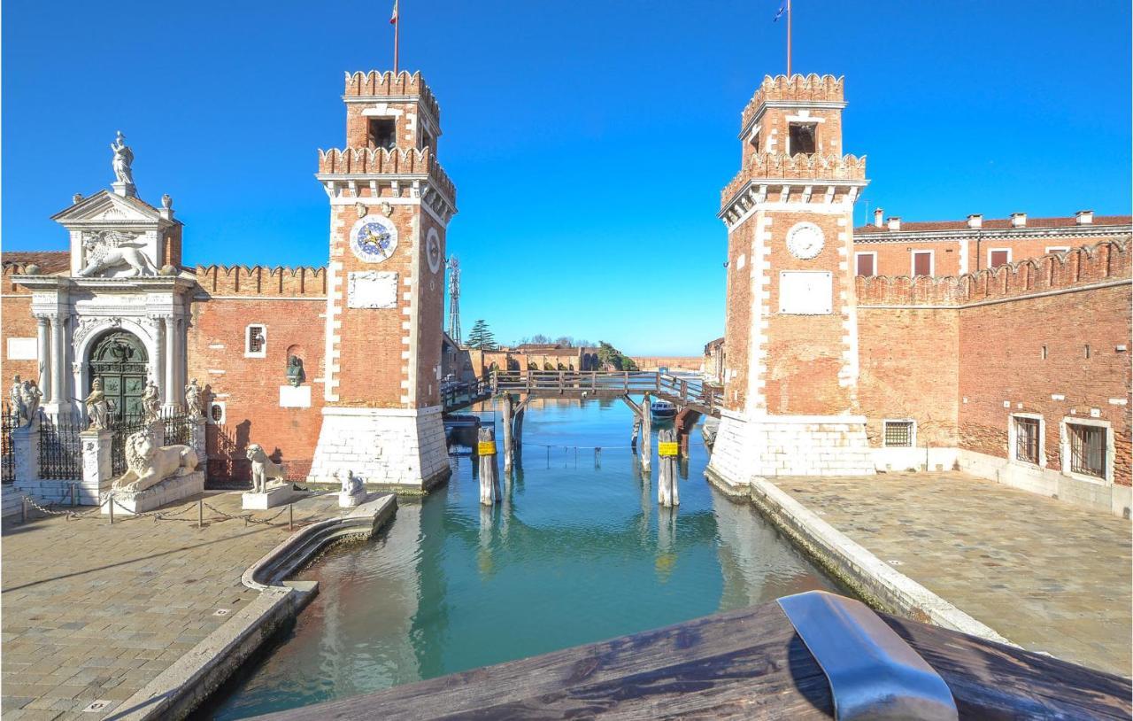 Stunning Apartment In Venezia With Kitchenette Exterior photo